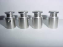 V2A Anstandhalter