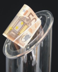 Spendensaeule Deckelaufsicht mit Geldschein
