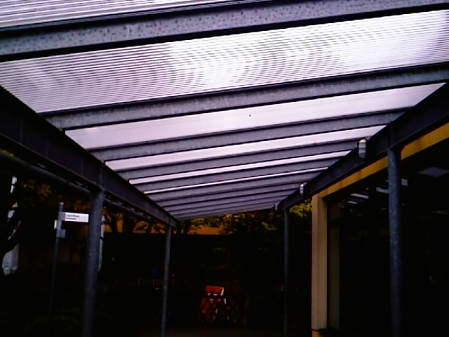 Plexiglas Vordach
