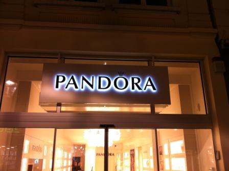 Pandora Pandora