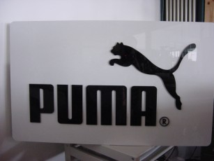 Puma-Schild Puma-Schild